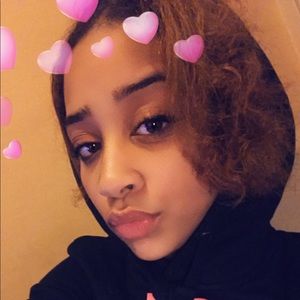 Meet your Posher, Ciara